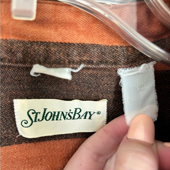 Vintage Button Down ✨ - Picture 4 of 7